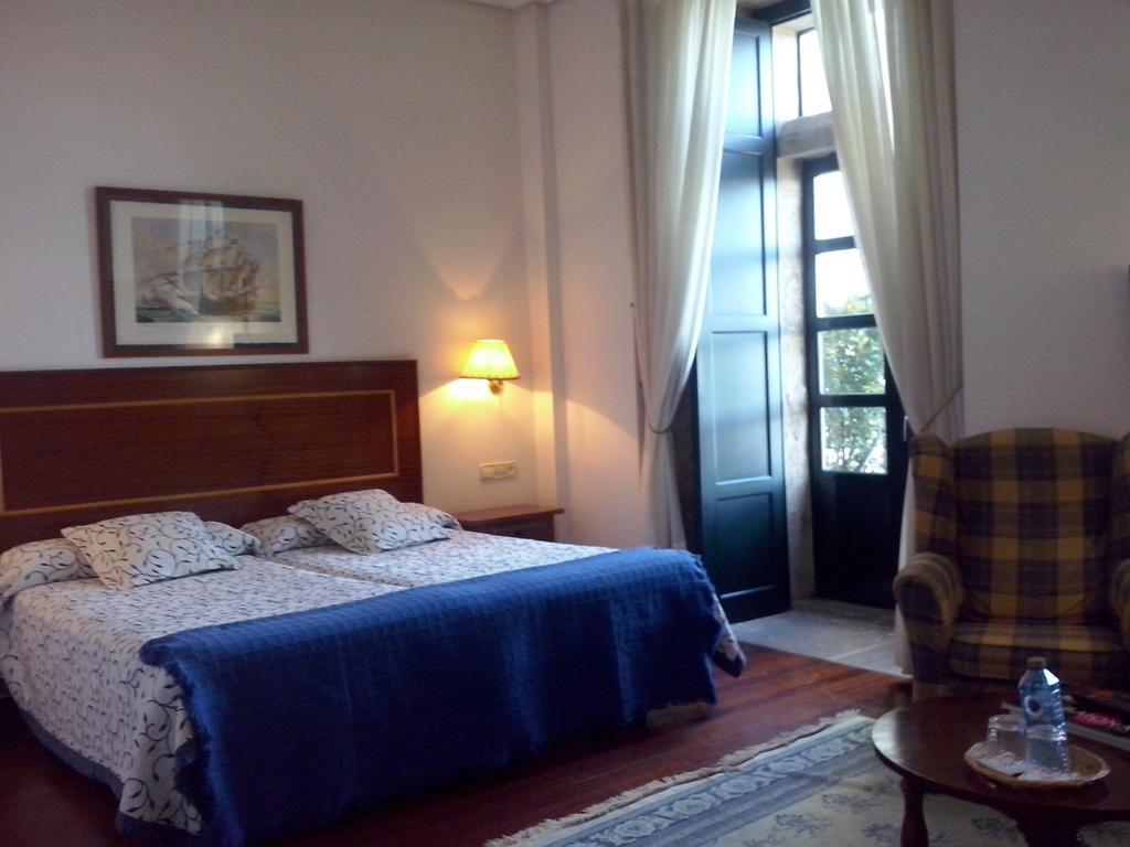 Pazo De Mendoza Hotel Baiona Kamer foto