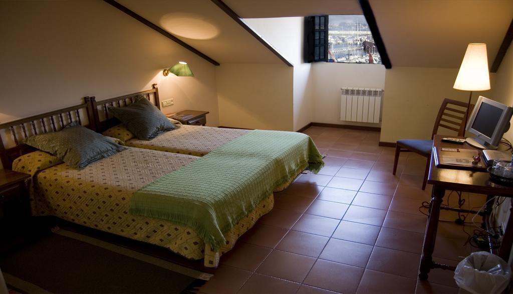 Pazo De Mendoza Hotel Baiona Kamer foto